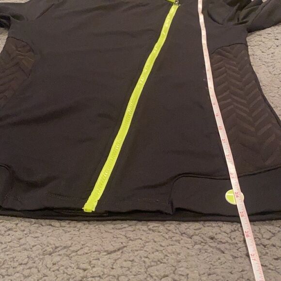 Trina Turk Black Jacket Workout Size Medium - Picture 13 of 13